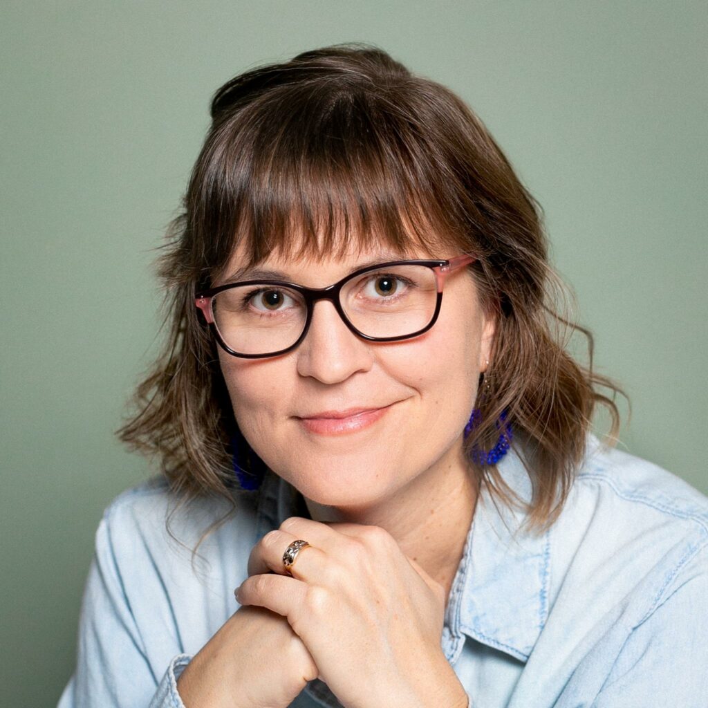 Leslie-Barnard-Booth-photo