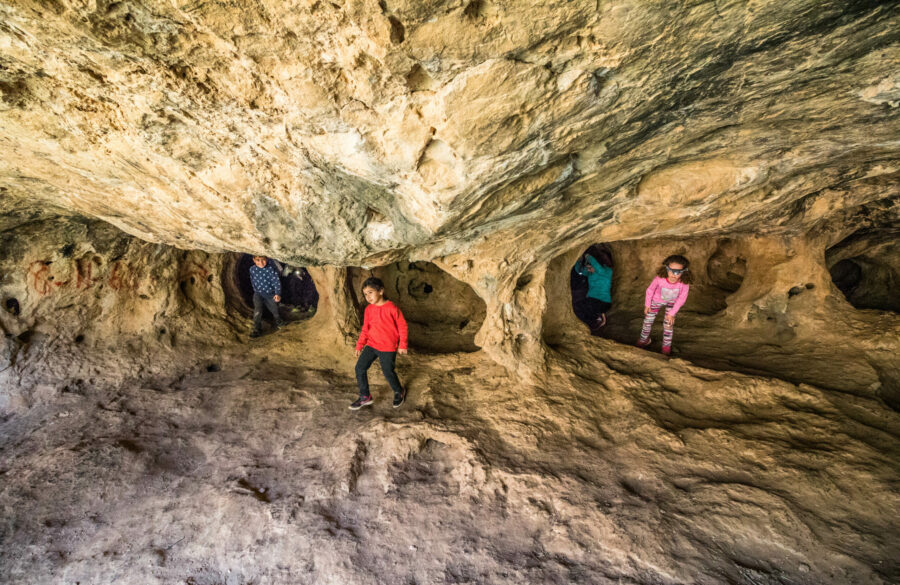 PikiWiki_Israel_82994_children_in_flute_caves